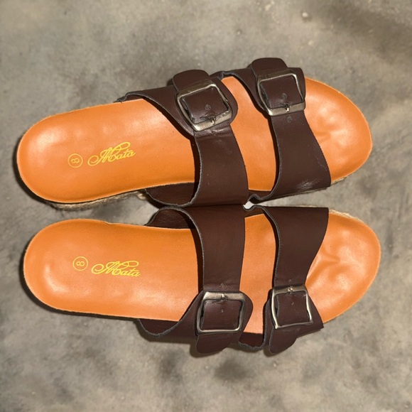 Sandals - Picture 2 of 4